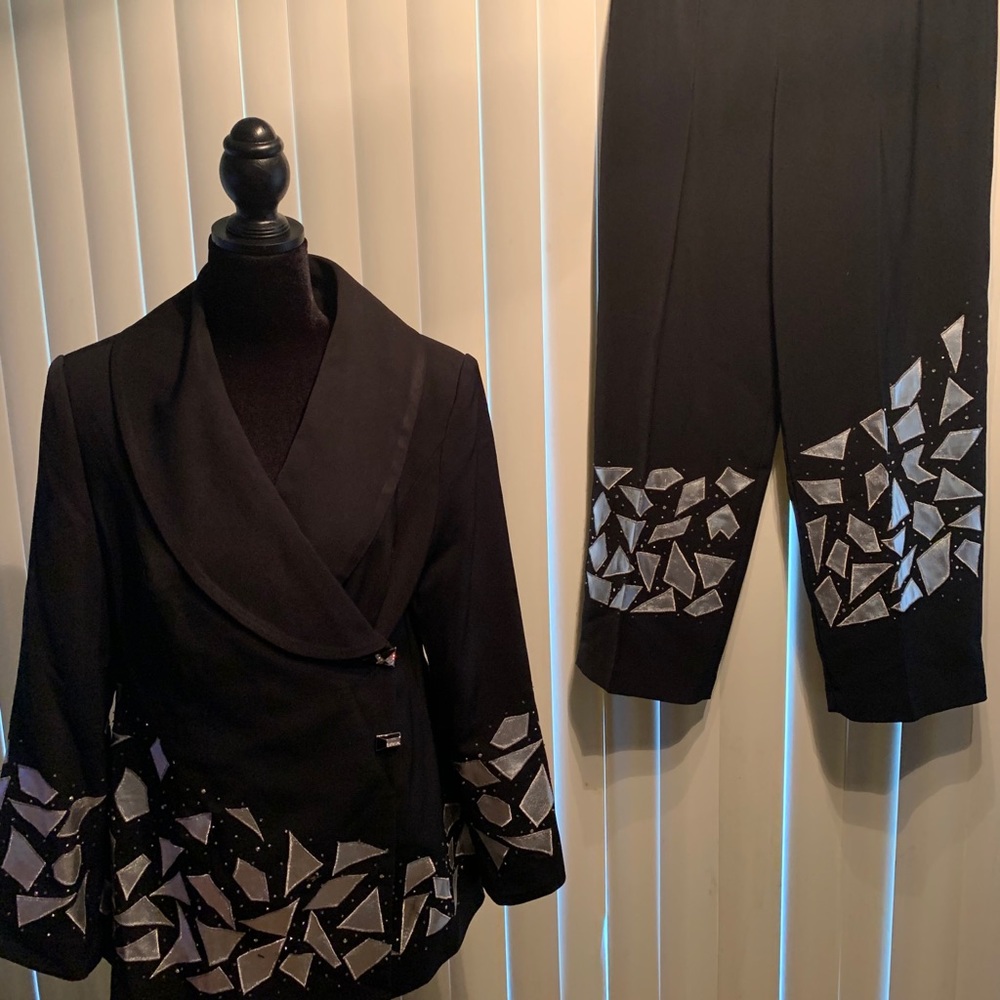 Donna Vinci evening suit